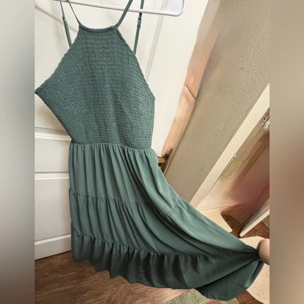 ARULA Green Smocked Maxi Dress - Picture 4 of 7